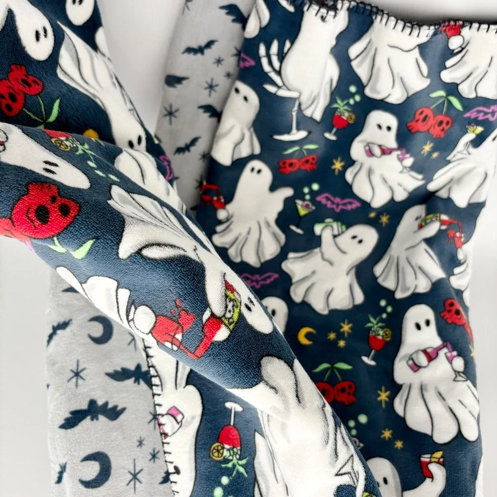 Isaac Mizrahi‎ HALLOWEEN Ghosts Booze Reversible Throw Blanket Spooky Decor Soft